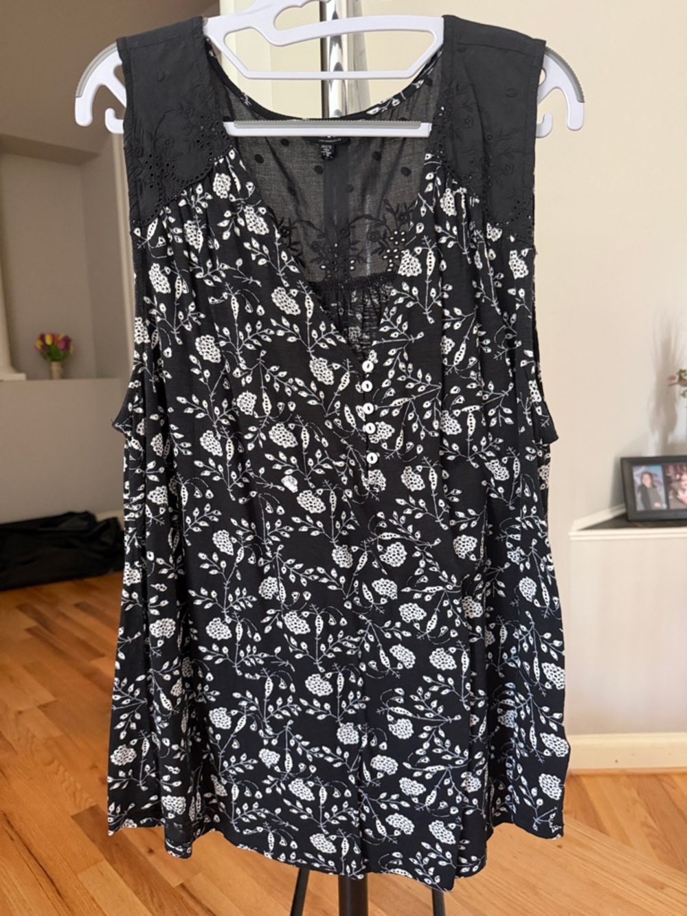 Lucky Brand Black Floral Lace-Trim Sleeveless Blouse